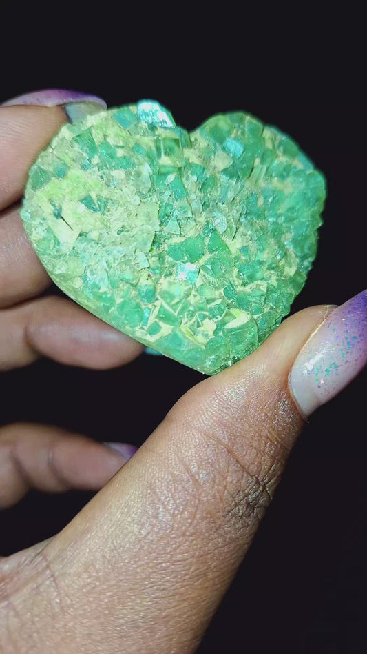 Coeur en fluorite une face brute