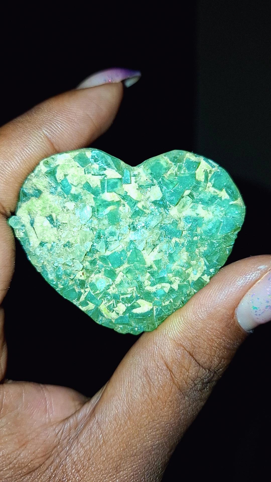 Coeur en fluorite une face brute