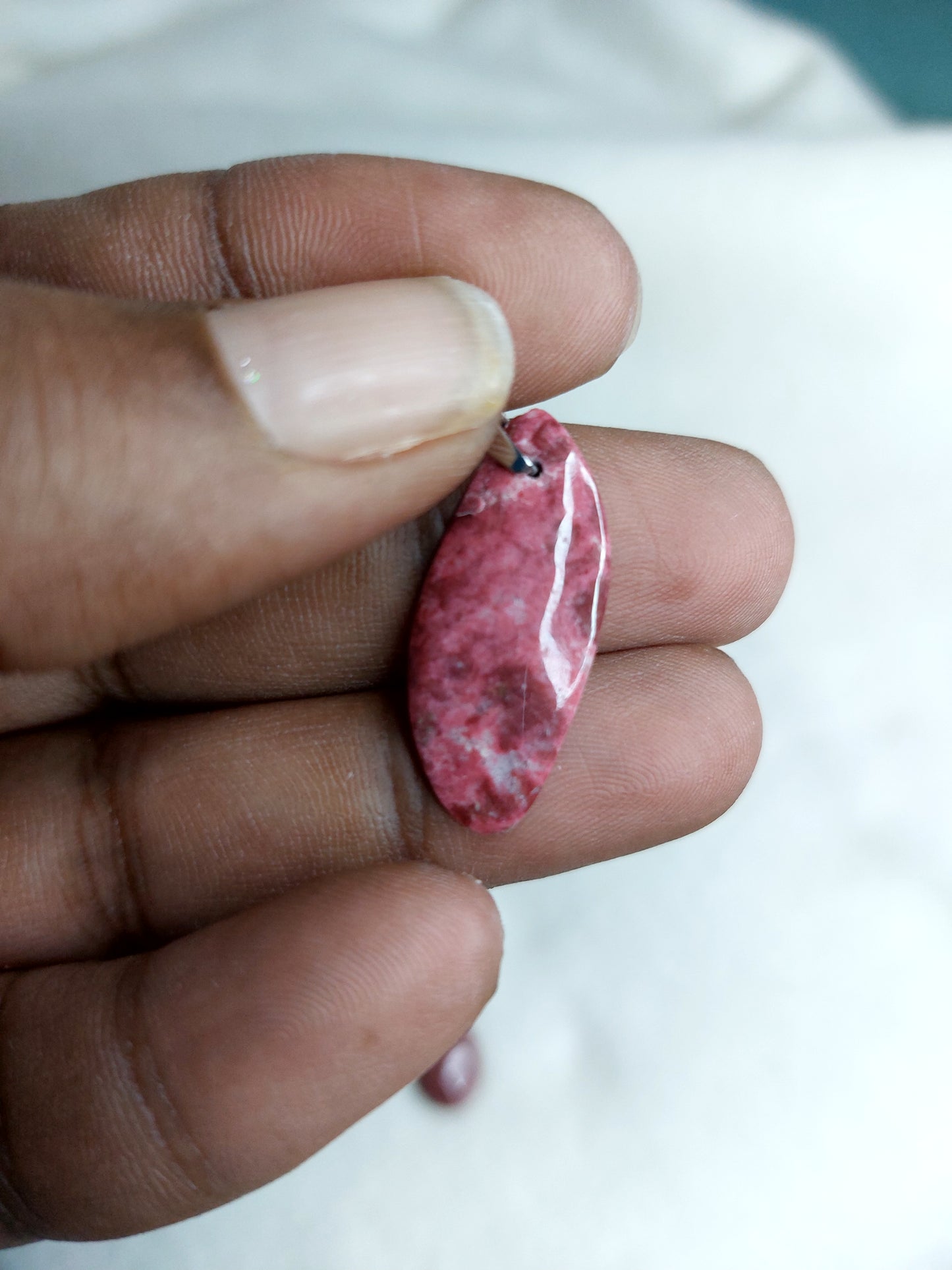 Thulite pendentit